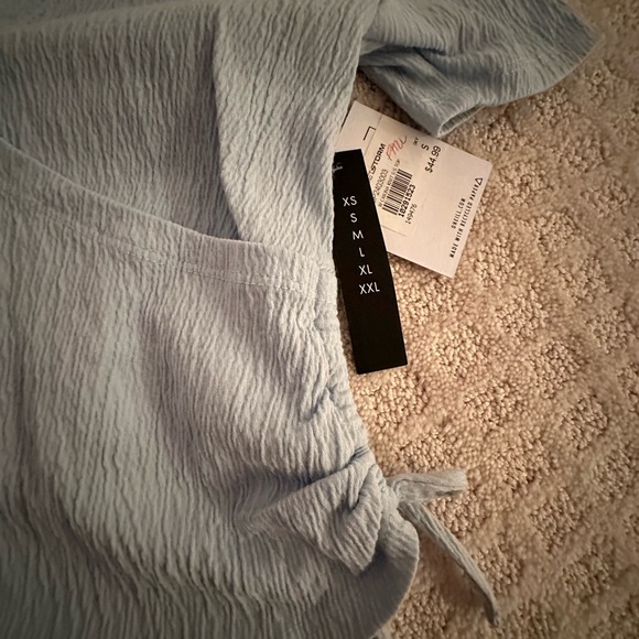 NEW O’Neill Women’s Blouse Size Small - Picture 2 of 2